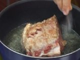 Печено свинско в собствен сос