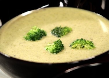 Супа от броколи и шамфъстък 