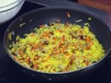 Фритиран лаврак в темпура върху дует на ориз и зеленчуци 6