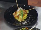 Фритиран лаврак в темпура върху дует на ориз и зеленчуци 8