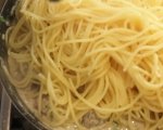 Кюфтета с бял сос върху спагети 6
