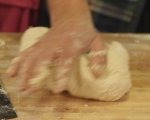 Плосък хляб с чесън и шарена сол 3