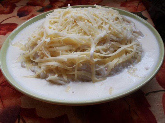 Спагети с кренвирши и сметана 